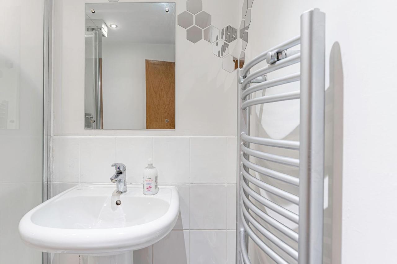Jkg Property Solutions Presents Cosy City Apartment Coventry Luaran gambar