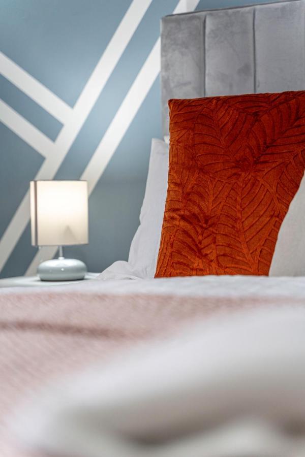 Jkg Property Solutions Presents Cosy City Apartment Coventry Luaran gambar