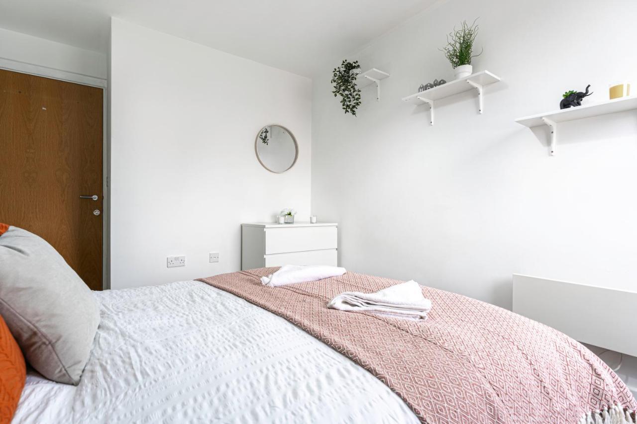 Jkg Property Solutions Presents Cosy City Apartment Coventry Luaran gambar